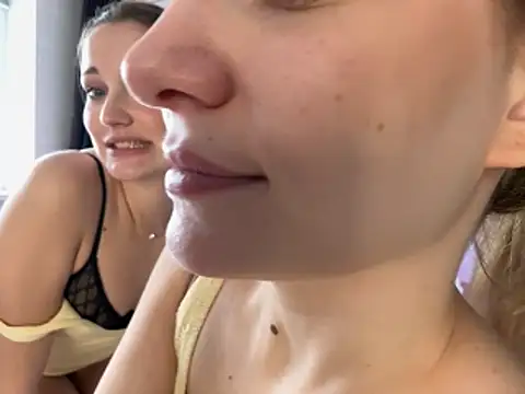 twoflowersshy live sex cam