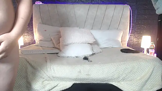 GIRLS-LESBI-HOTT's cam snapshot