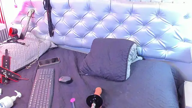 MaraBlake_'s cam snapshot