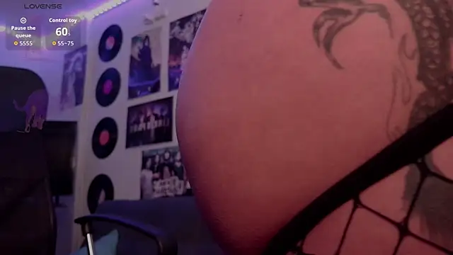 lucyliw's cam snapshot