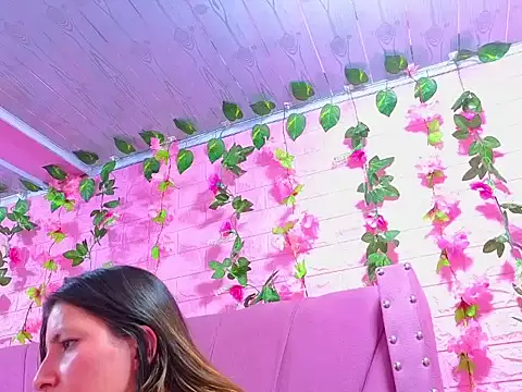 Alyy_Brown's cam snapshot