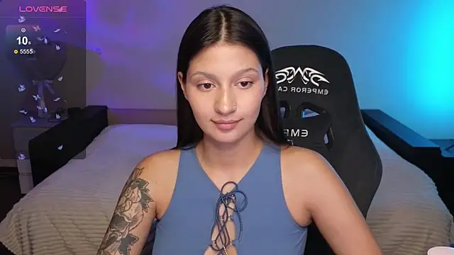 Nikol_Goldysss's cam snapshot