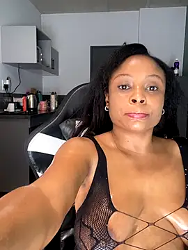 SexyDee025's cam snapshot