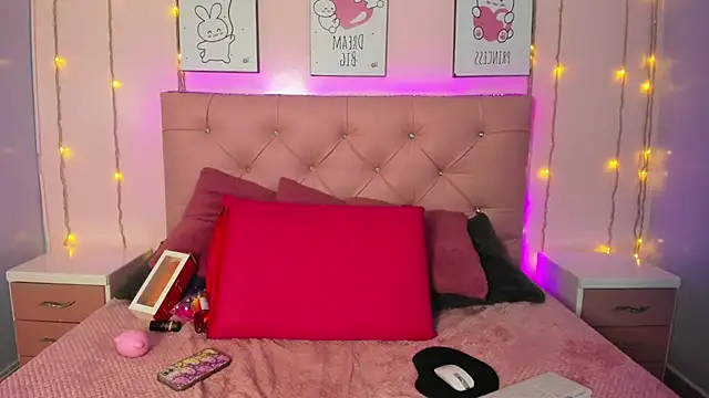 Issaa_Tyler's cam snapshot