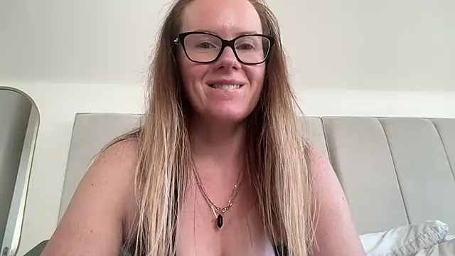 redheadrosie69's cam snapshot