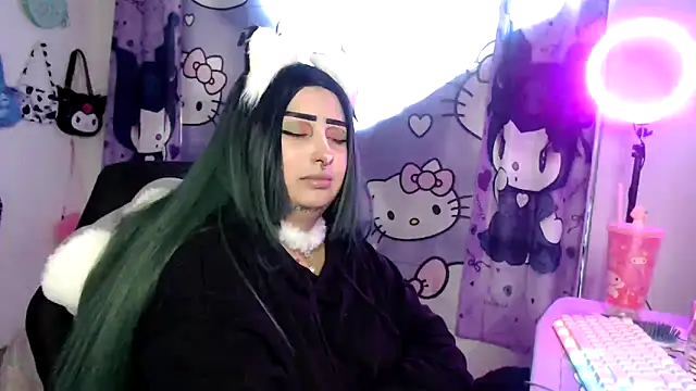 lussyevans24 live sex cam