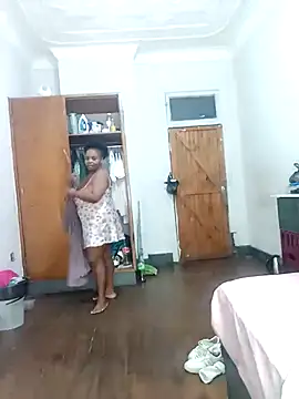 ShySexyBaddiexx's cam snapshot