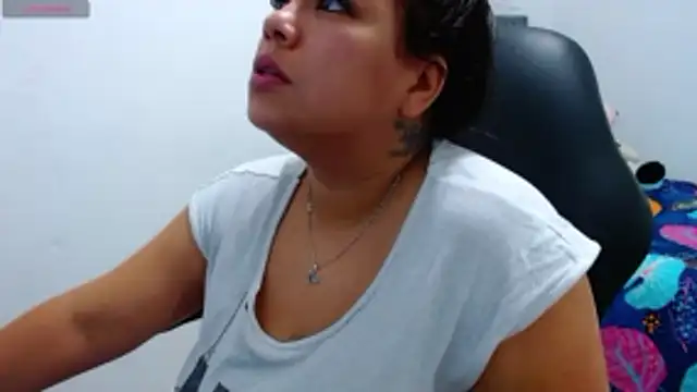 aynarakiss's cam snapshot