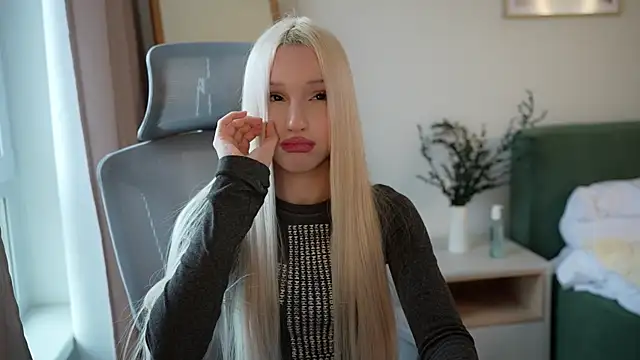 Laura_Obsidian's cam snapshot