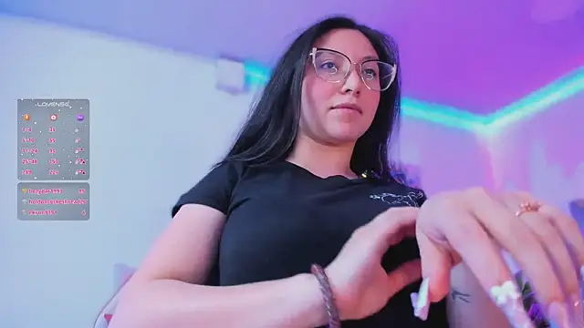 lucy_neil's cam snapshot