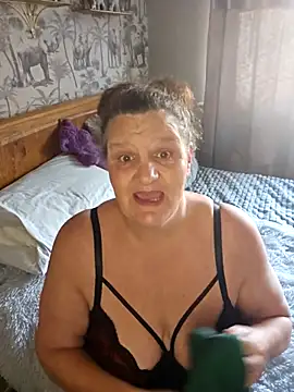 MissQueenBeex's cam snapshot