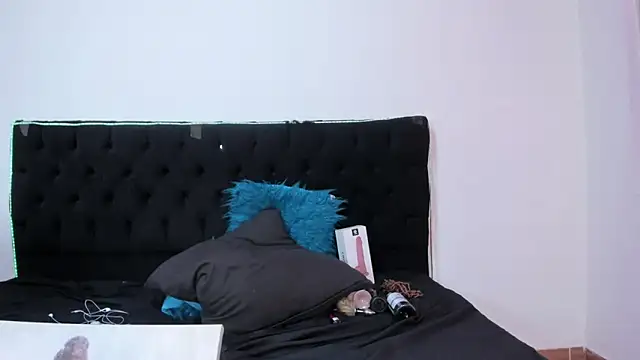 Salome_Whiter's cam snapshot