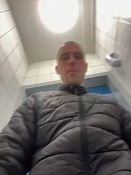 Rotteei1 live sex cam