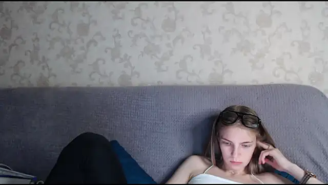 HitGyrl's cam snapshot