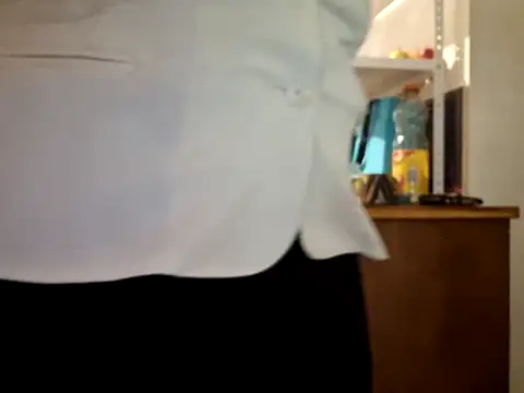 Samantha_Squirt@xh live sex cam