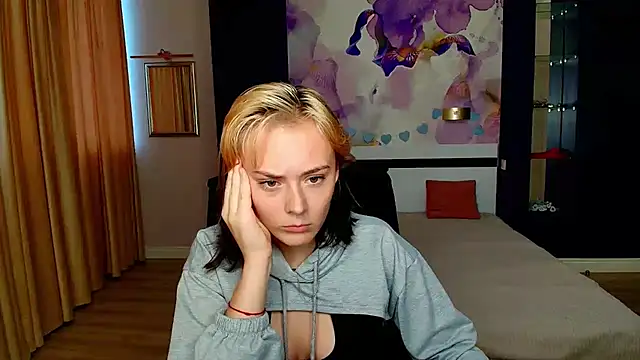 MilaMild's cam snapshot