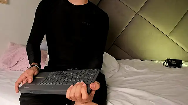 andrew_colleman's cam snapshot