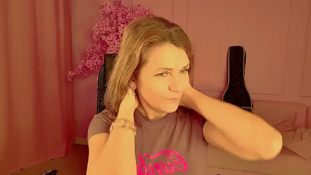 NicoleHitman live sex cam