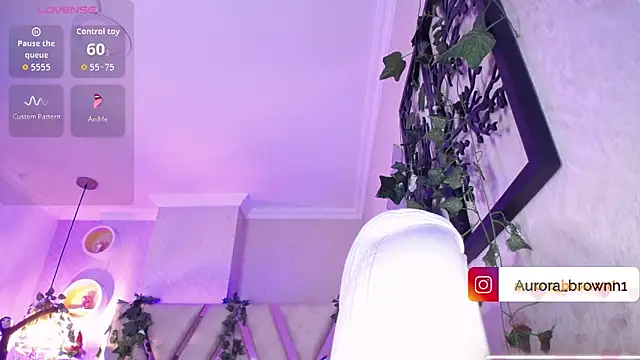 Aurora_Brownn's cam snapshot