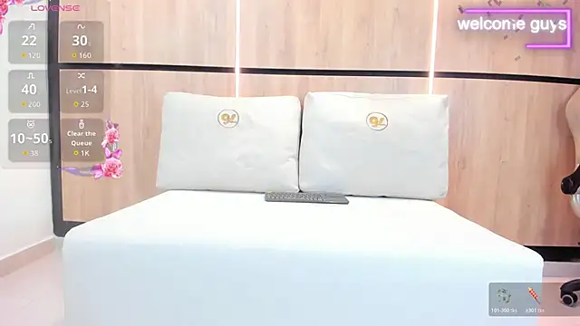 adela_chase's cam snapshot