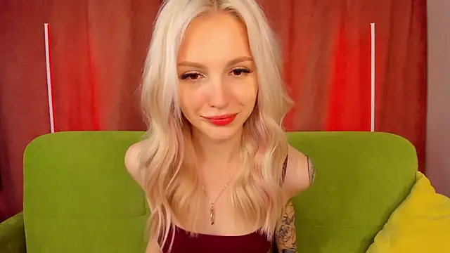 LisaFoxyMe's cam snapshot