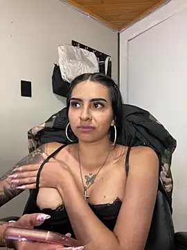 Hilary_pinkk's cam snapshot