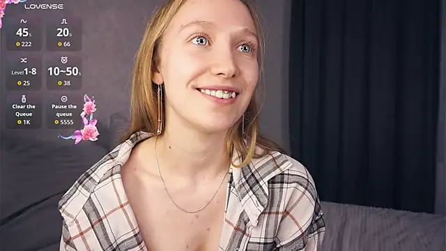 EarnestineGyllenband's cam snapshot