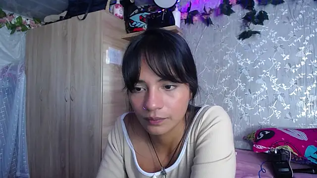 Samara_Homescapes's cam snapshot