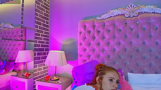 AdelaineBest's cam snapshot