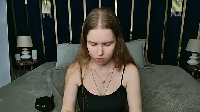 Alida_Brice's cam snapshot