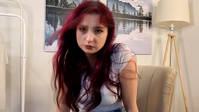 AlyceCinadr's cam snapshot