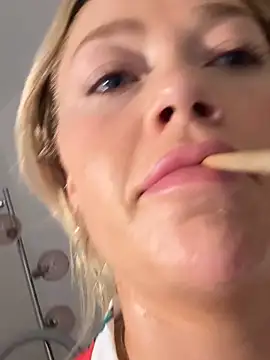 blissdimicco's cam snapshot