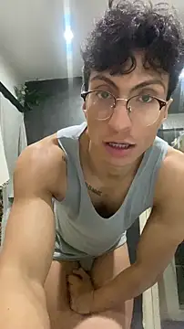 ApoloCruz's cam snapshot