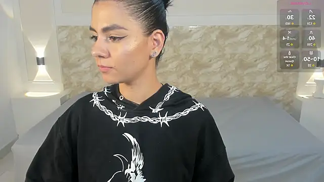 LyraFrost1's cam snapshot