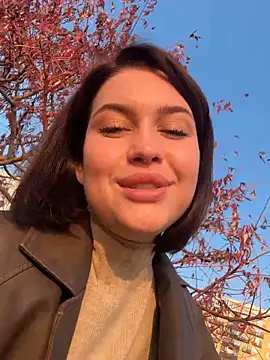 KikiWatson live sex cam