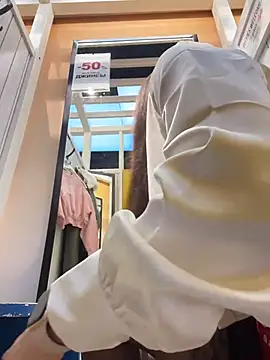 Holly_Play's cam snapshot