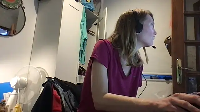 MeluaMauritius's cam snapshot