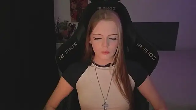 Luna_Navy's cam snapshot