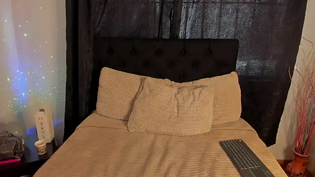 Tiffany_Nm's cam snapshot