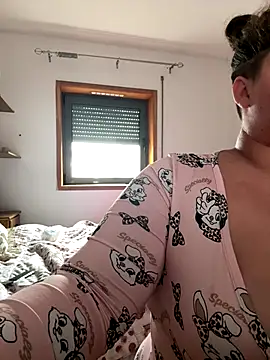 menina_coimbrinha's cam snapshot