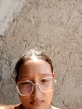 young_dairy01's cam snapshot