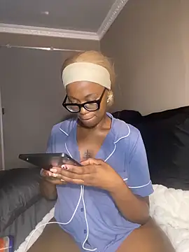 Moonzy77's cam snapshot