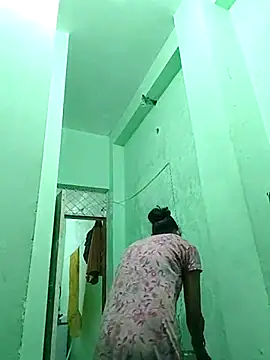 Hotty-Nidhi's cam snapshot