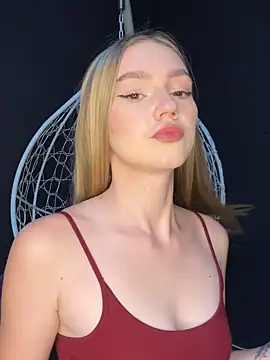 MilaMoone live sex cam