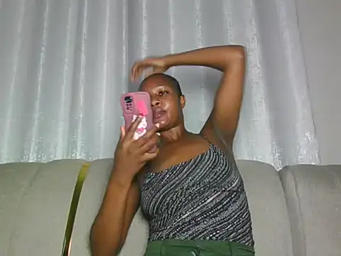 sexy_barbie2024's cam snapshot