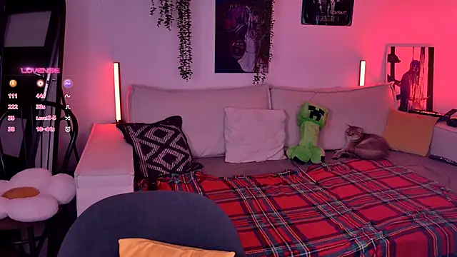 Lollyshy's cam snapshot