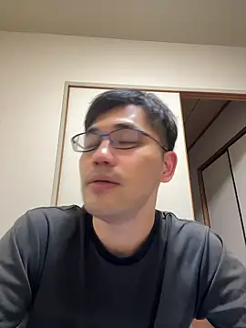 ryusei18570 live sex cam