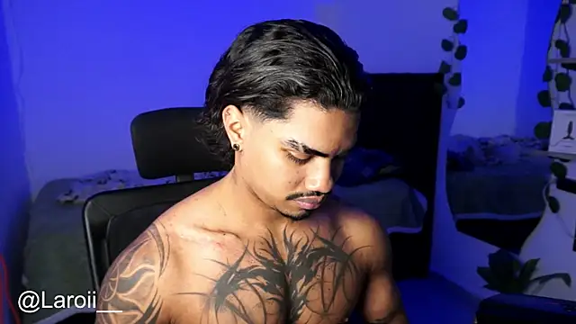 Young_laroi's cam snapshot