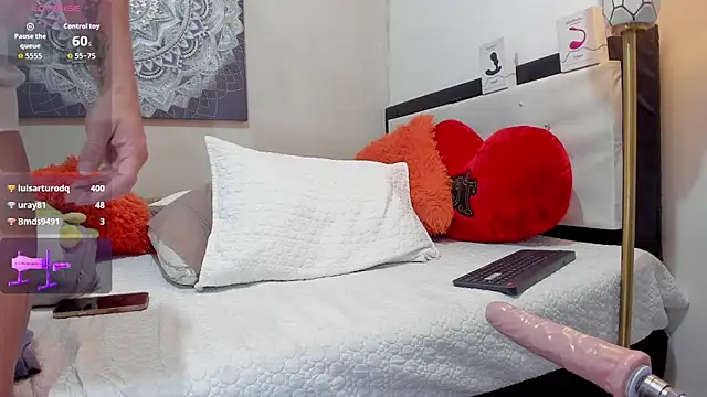 nakedfoam1's cam snapshot