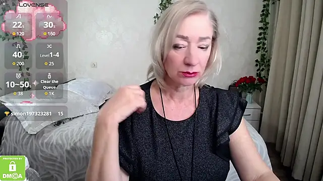 hunters_woman's cam snapshot